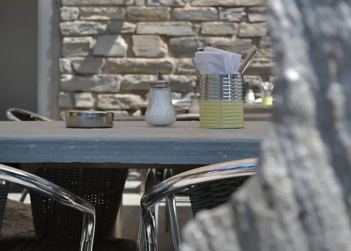 Schnider Und Café Vals